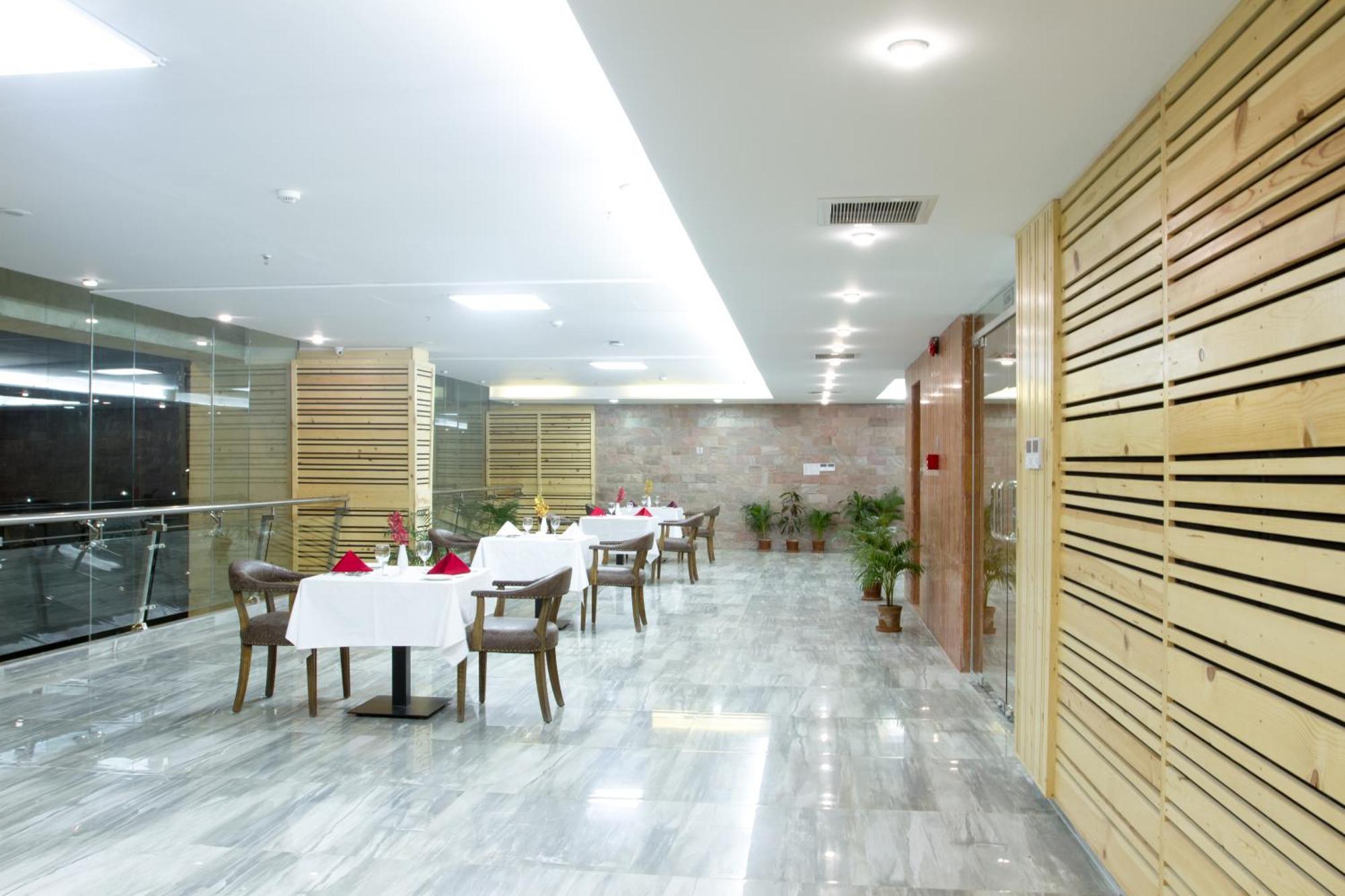 Coventina Lake Suites Ντάκα Εξωτερικό φωτογραφία