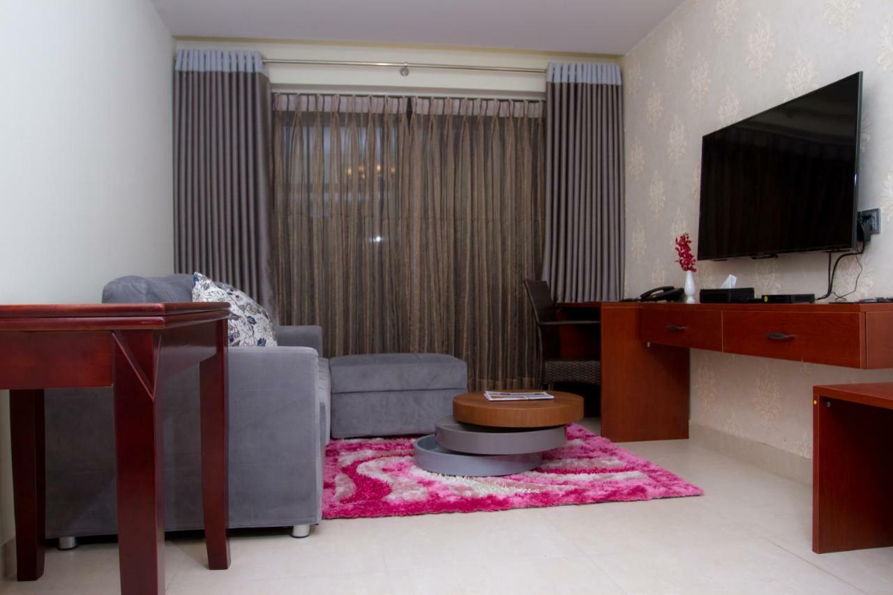 Coventina Lake Suites Ντάκα Εξωτερικό φωτογραφία